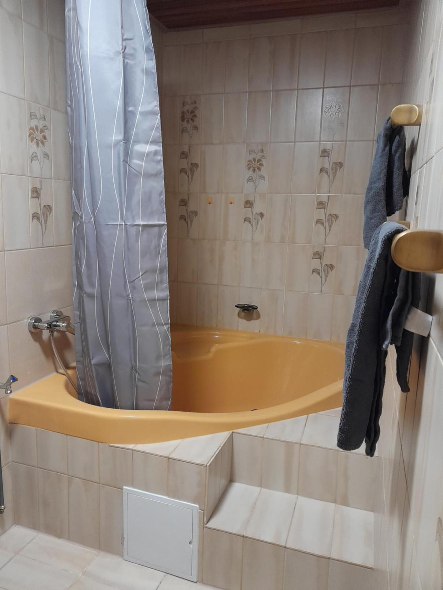 Goldstueck Im Gruenen Apartment Bad Schonborn Luaran gambar